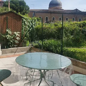 Calle Dei Preti Apartment